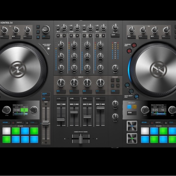 Native Instruments Traktor Kontrol S4 MK3 DJ Controller & Flight Case Brand New - Picture 8 of 8